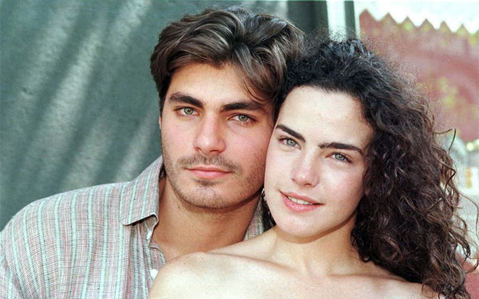 Thiago Lacerda (Matteo) e Ana Paula Ar&oacute;sio (Giuliana) &mdash; Foto: TV Globo