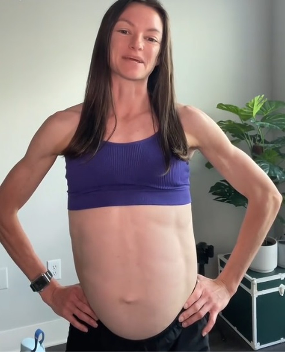 Personal trainer dos EUA que tinha pavor de m&eacute;dico descobriu ter cisto do tamanho de beb&ecirc; ap&oacute;s sete anos sem ir a consult&oacute;rio &mdash; Foto: Reprodu&ccedil;&atilde;o/TikTok