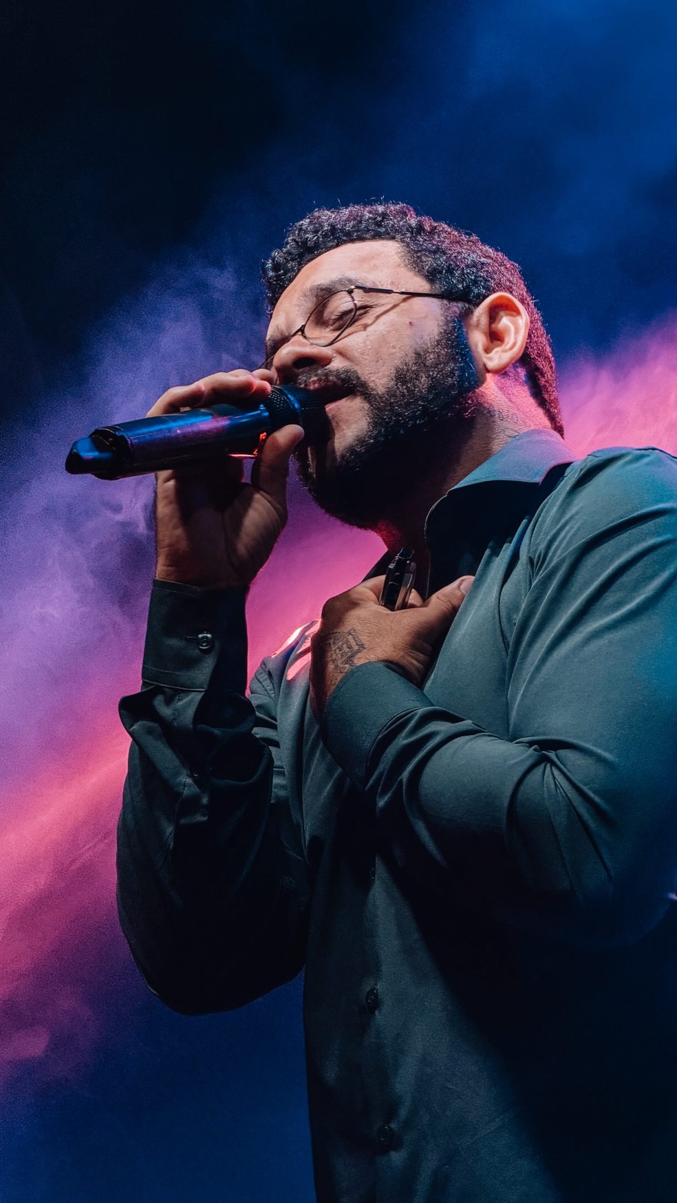 Nilson Junior, vocalista da banda cover Legião V — Foto: @nilson.legiaov_