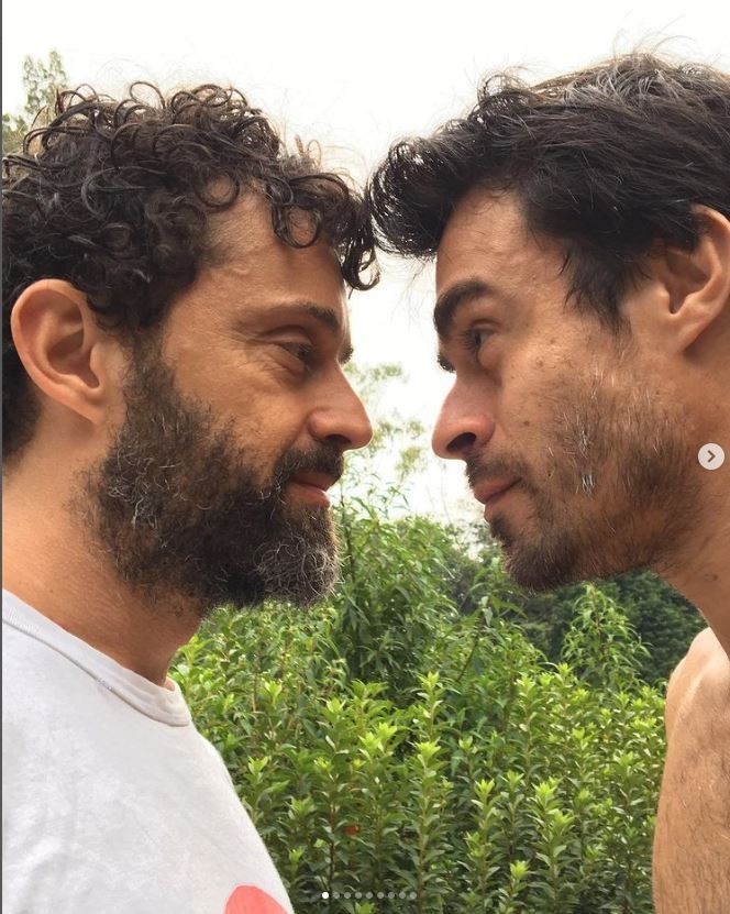 Erom Cordeiro com o namorado, o também ator Rodrigo Bolzan — Foto: Instagram