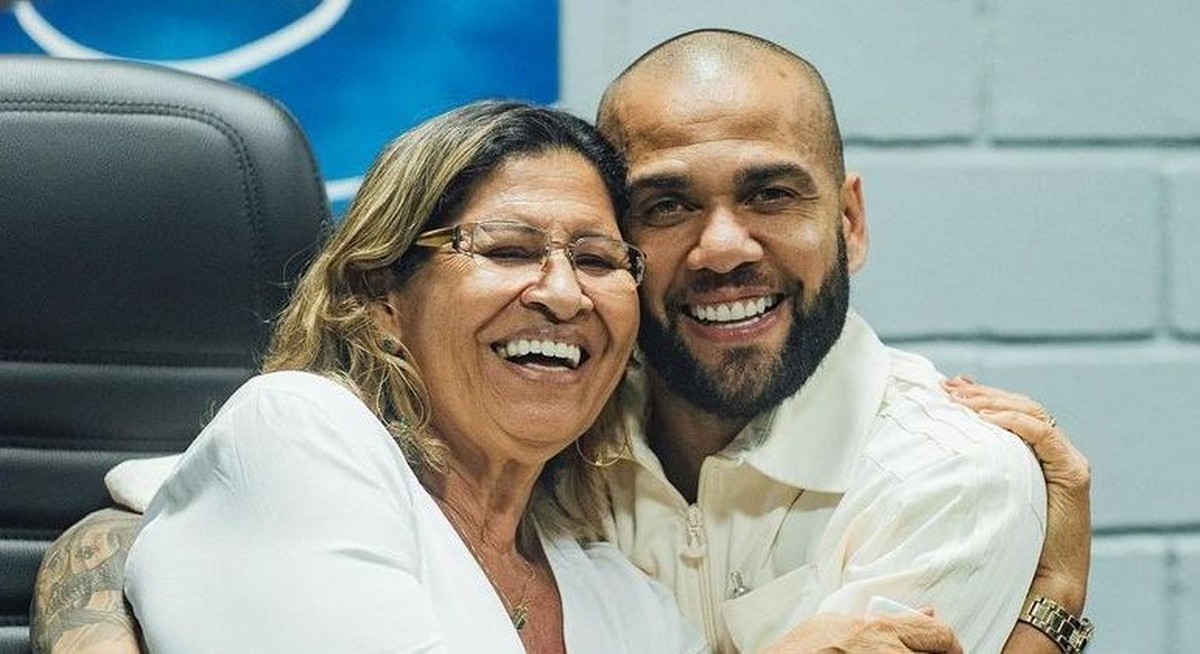 La madre de Daniel Alves dice que el jugador ‘espera probar su inocencia’, según diario español |  deporte
