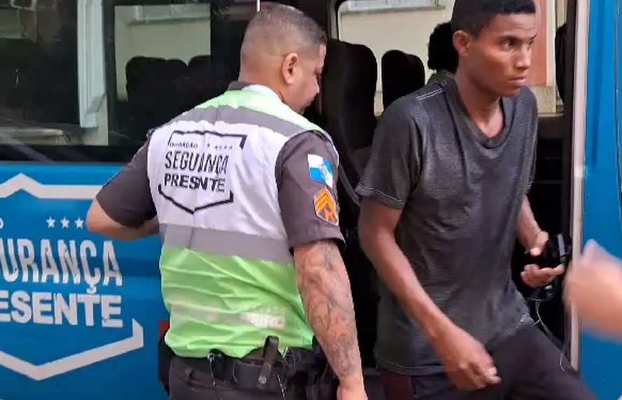 Seguranças do Metrô de São Paulo detém 11 suspeitos de arrastão em