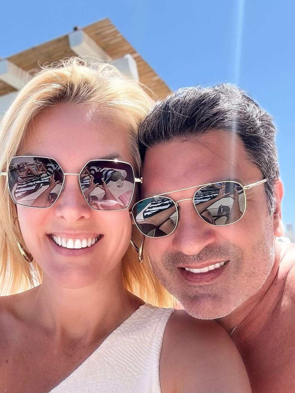 Ana Hickmann e Edu Guedes curtem dia de praia em Mykonos, contando os dias para o casamento em setembro. — Foto: Instagram/reprodução