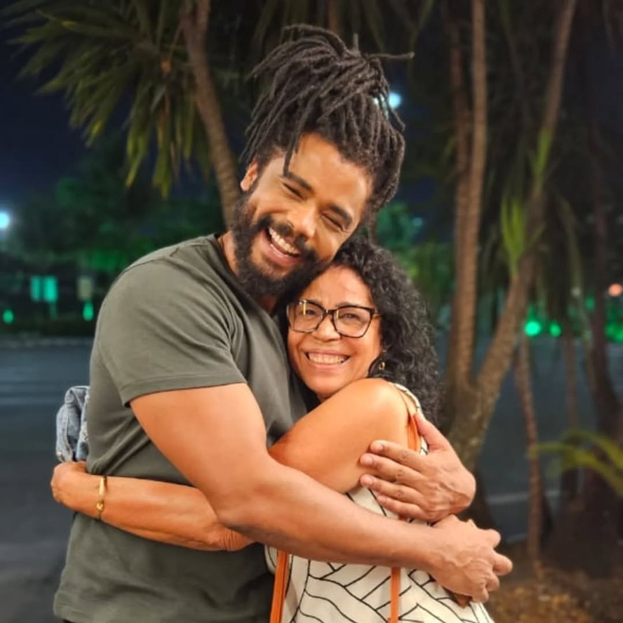 Diogo Almeida e sua mãe Vilma, participantes do 'BBB 25'