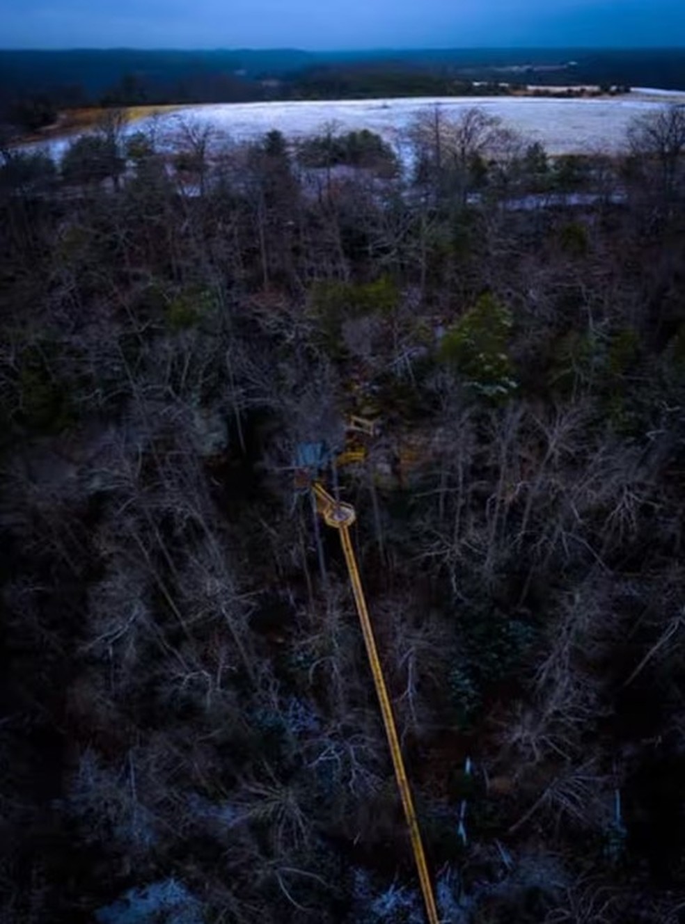 Hospedagem em um penhasco, em Campton (Kentucky, EUA) — Foto: Reprodução / Airbnb