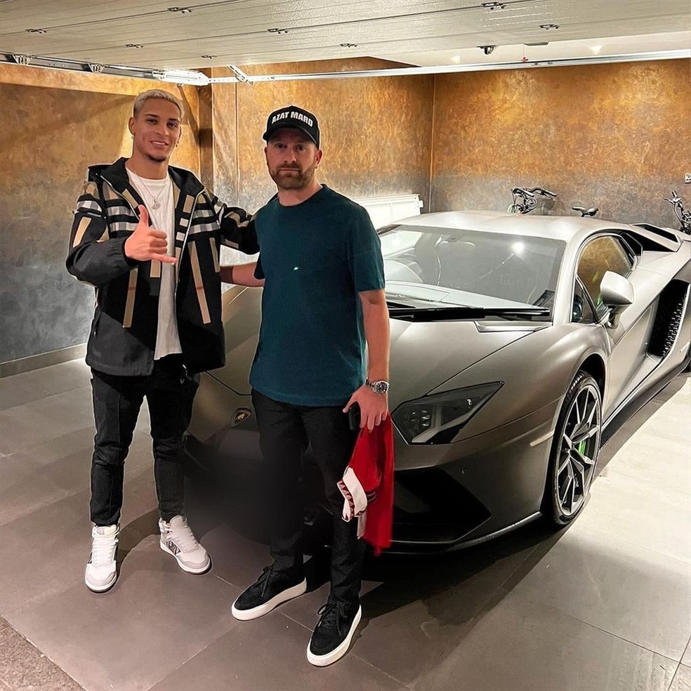 Antony comprou a Lambroghini no ano passado — Foto: Instagram