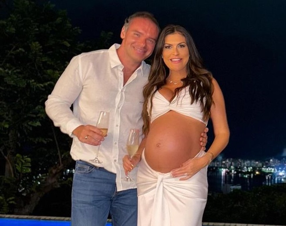 Thor Batista com a mulher, Lunara Campos, gr&aacute;vida &mdash; Foto: Instagram