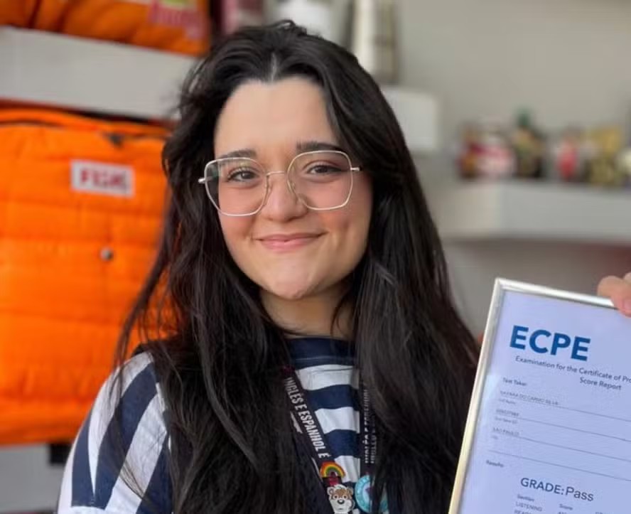 Professora de escola de idiomas morre ao tentar ajudar aluno trancado no banheiro em Guarulhos, SP