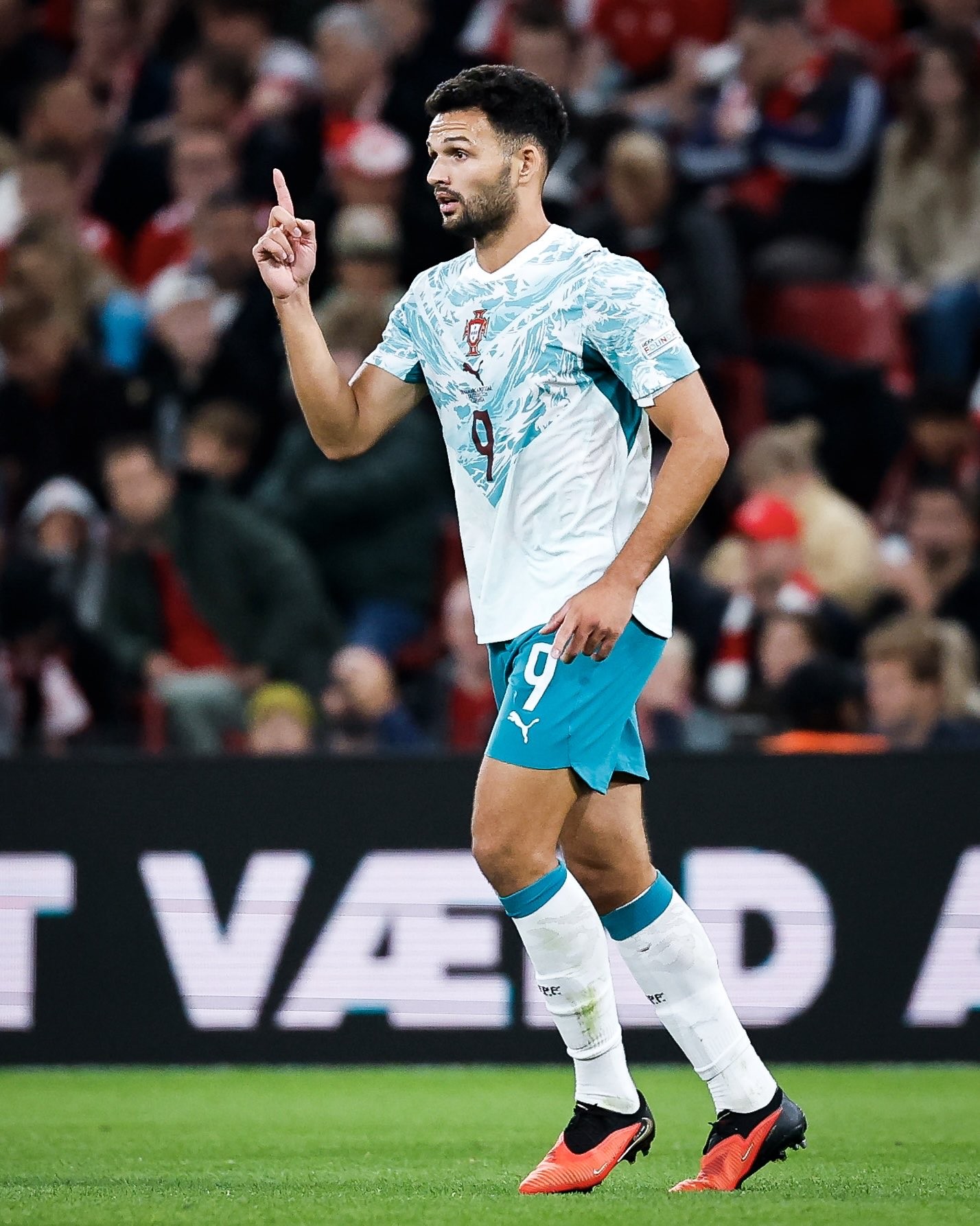 Substituto de Cristiano Ronaldo, Gonçalo Ramos brilha em vitória de Portugal contra Dinamarca