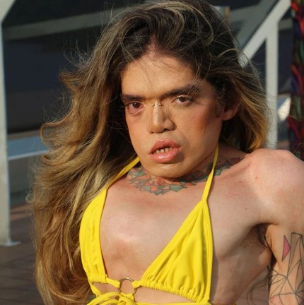 Conheça Leandrinha Du Art, influenciadora trans que pretende quebrar