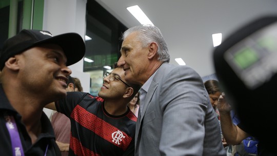 Sem auxiliar em comissão permanente, Flamengo quer Tite já contra o Bahia