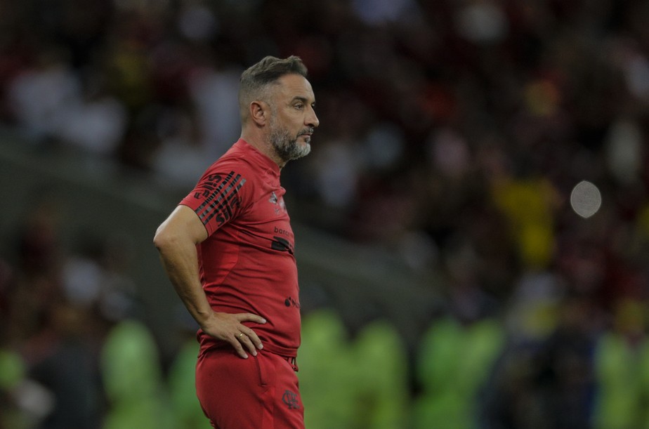 Valor gasto pelo Flamengo em rescisões de treinadores pagaria
