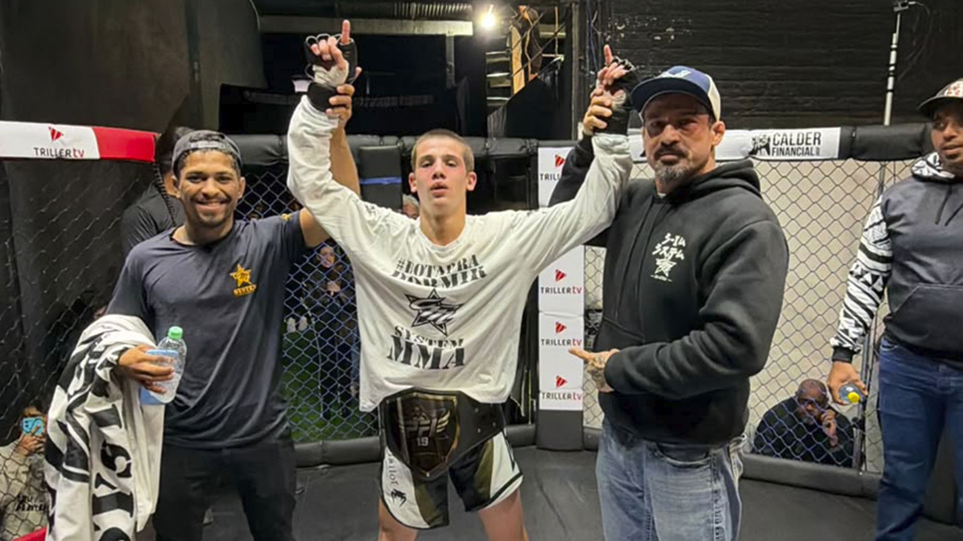 CMSystem alcança 100% de aproveitamento em fim de semana marcado pela estreia de Enzo Marcello no MMA amador