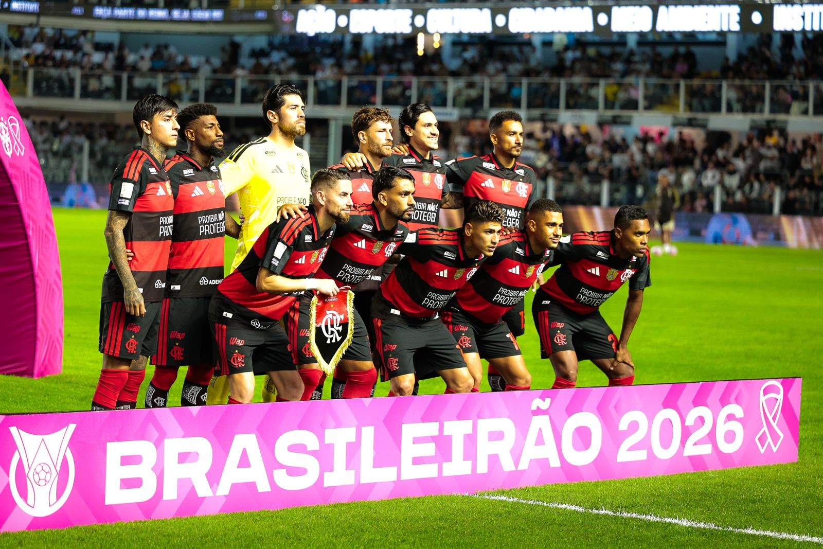 Flamengo detona arbitragem de empate contra o Santos: 'Erros graves, falta de critério e completa ausência de autoridade'