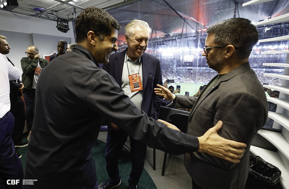 Carlo Ancelotti em sua primeira visita ao Maracanã, em maio — Foto: Rafael Ribeiro / CBF