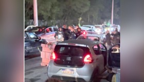 Tr&ecirc;s homens s&atilde;o mortos em frente a condom&iacute;nio no Recreio 