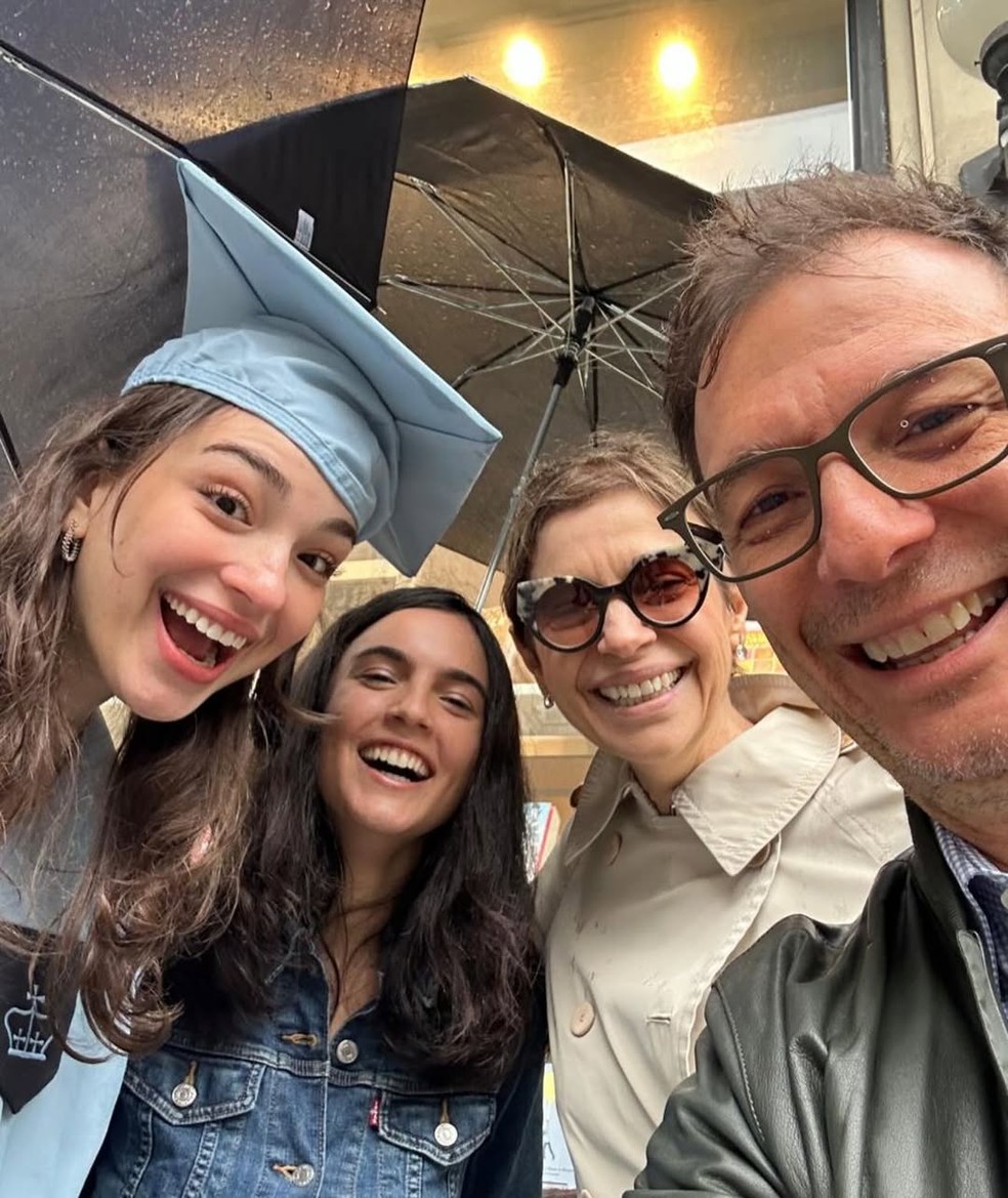 Renata Lo Prete na formatura da filha, Antonia, nos Estados Unidos — Foto: Reprodução/Instagram