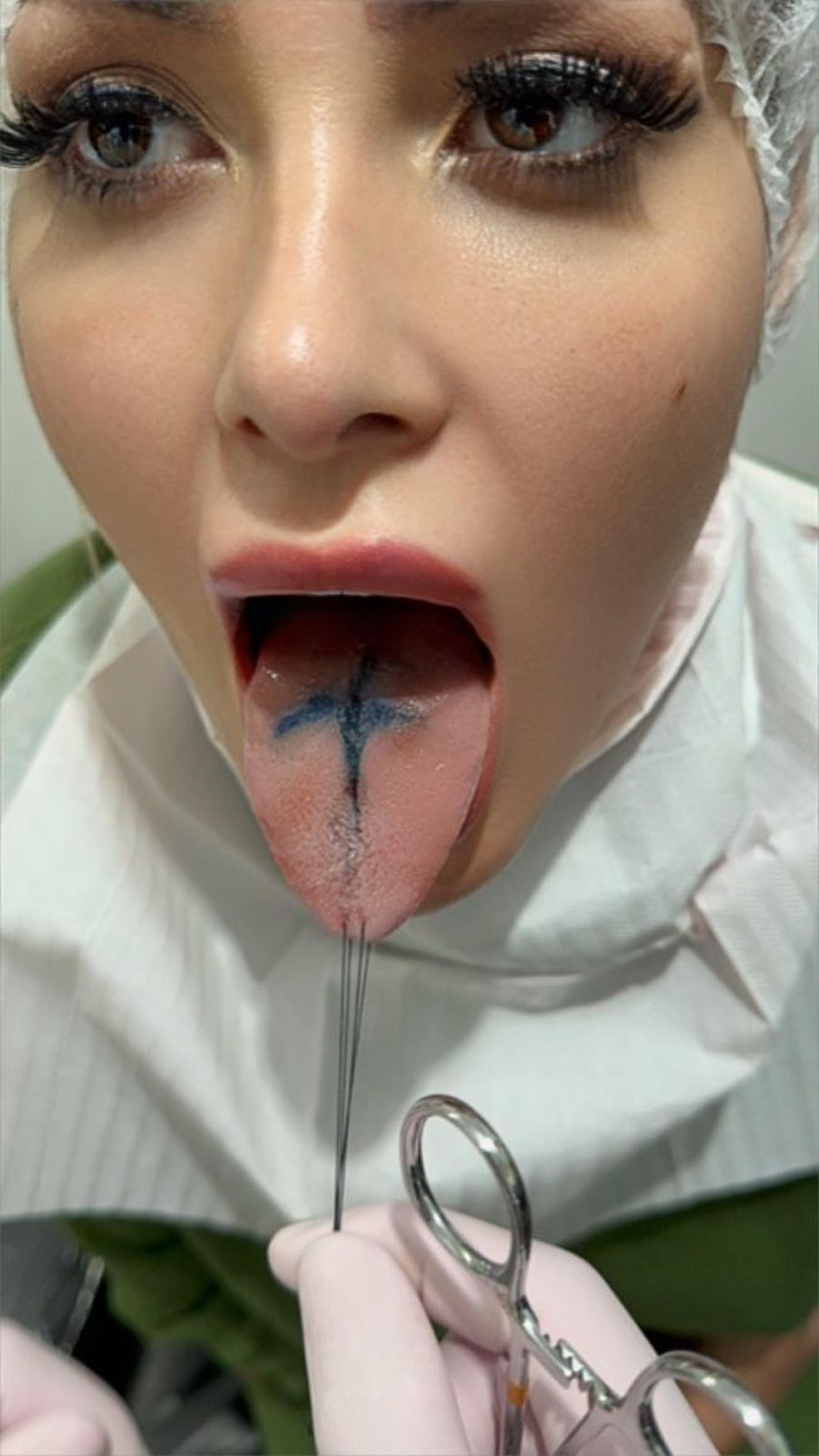 Andressa Urach diz que inaugurou língua dividida em sexo com marido:  Maravilhoso