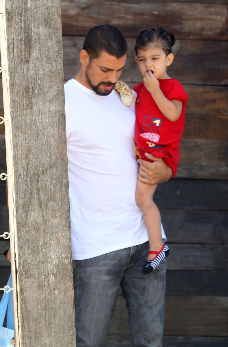 Tamanho de Sofia, filha de Cauã Reymond e Grazi Massafera, impressiona ...