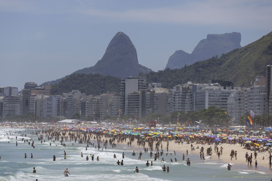 Temperatura pode chegar a 42ºC no Rio de Janeiro neste domingo (24)