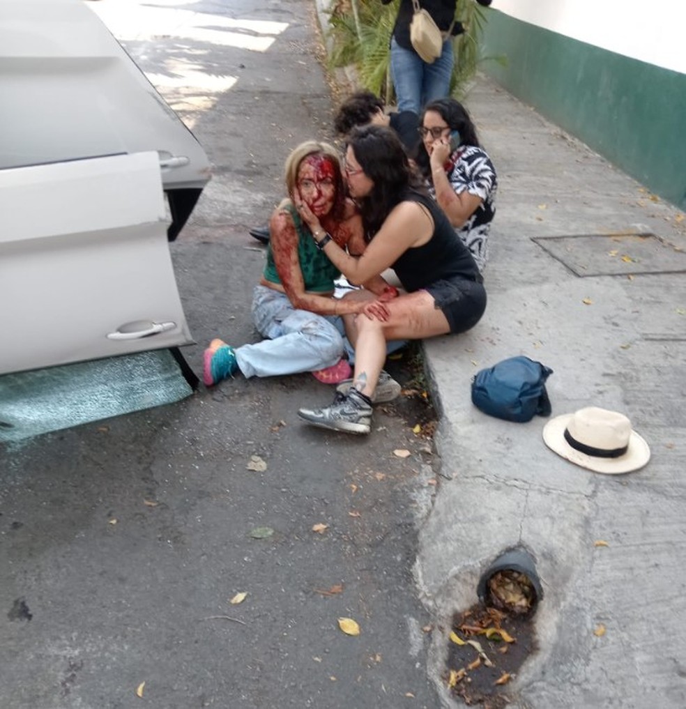 Capotamento em Cuernavaca, México, deixou cinco mulheres feridas — Foto: Reprodução/X