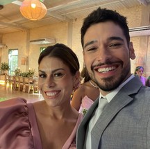 Bruno Fagundes com a irmã mais velha, Dinah — Foto: reprodução/ instagram