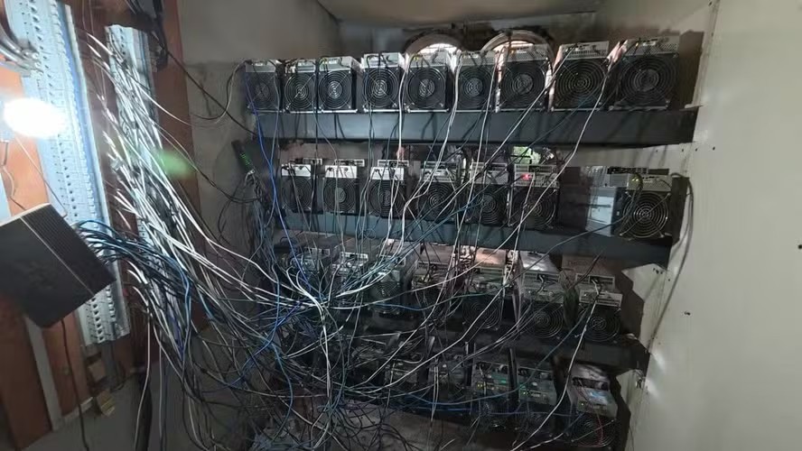Drones de carga, bunker na mata e criptomoedas: como o Comando Vermelho expandiu suas frentes de atuação no Rio