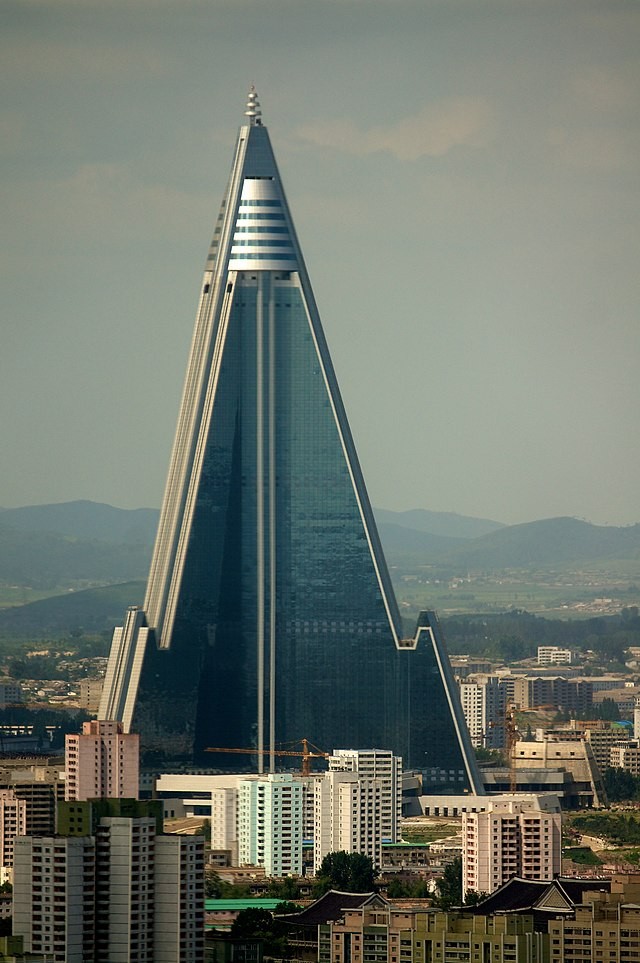 As estruturas mais caras e abandonadas do mundo: dos EUA à Coreia do Norte