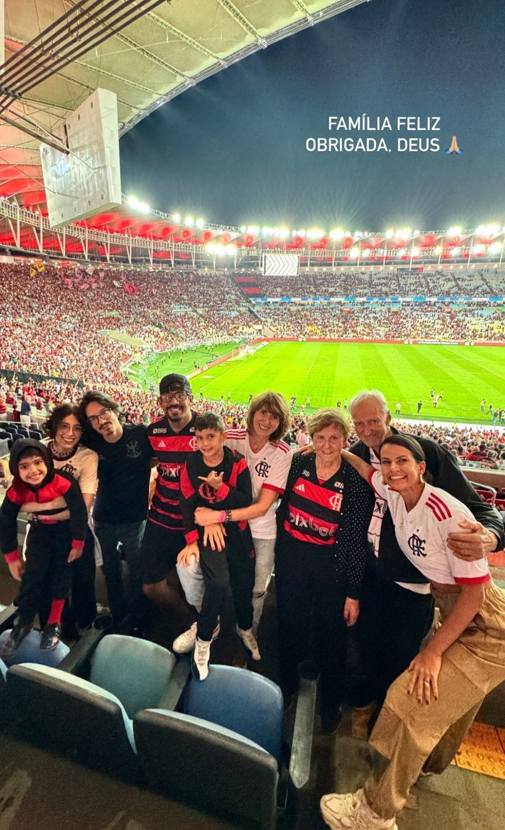 Família de Tite assiste vitória do Flamengo no Maracanã — Foto: Instagram
