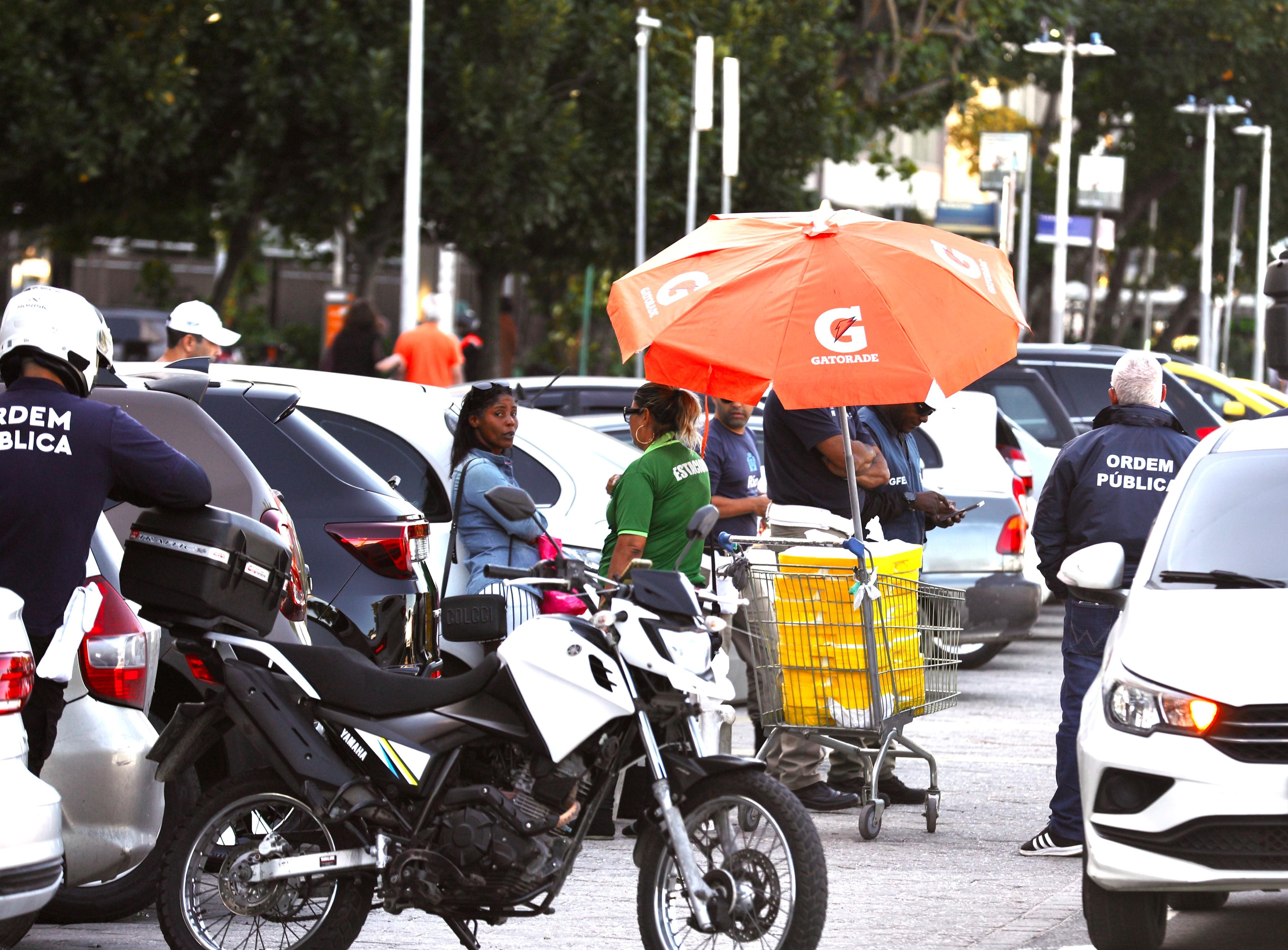 Operação Tolerância Zero no Rio: fiscalização redefine comércio na orla da Zona Sul