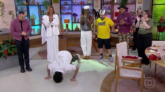 Vagnão reverencia Exu no Mais Você - QTU Questões do Universo