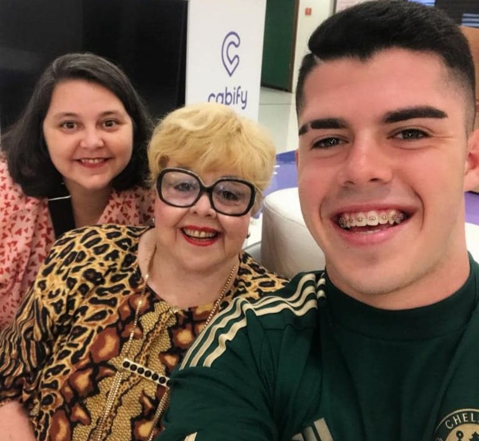 Decimar Gonçalves com os netos, Melissa e João — Foto: Instagram
