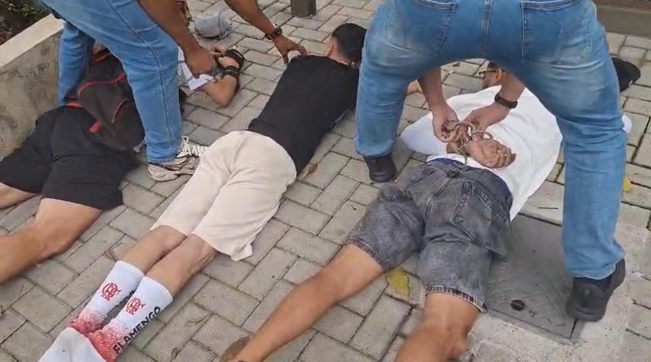 Polícia prende suspeitos de furtar carros de luxo na zonas Sul e Sudoeste do Rio e vendê-los a traficante da Serrinha