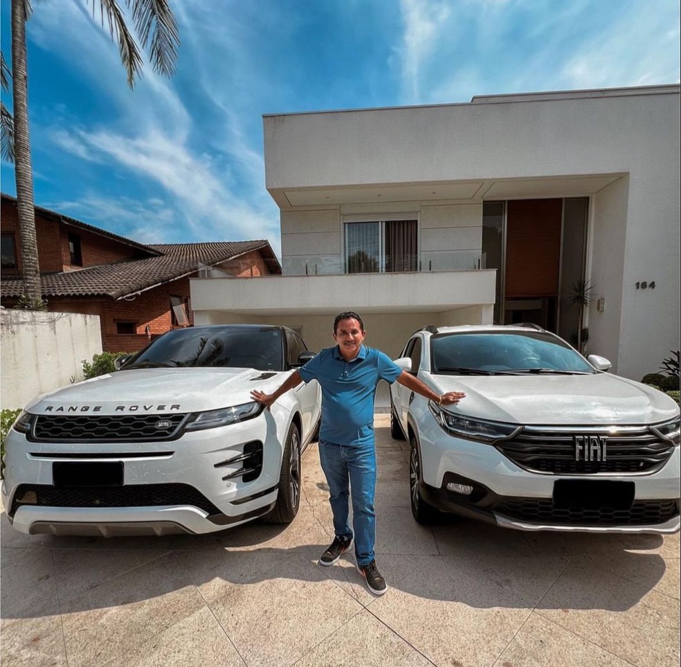 Após mansão, Manoel Gomes, do hit 'Caneta azul', mostra novo carro — Foto: Instagram