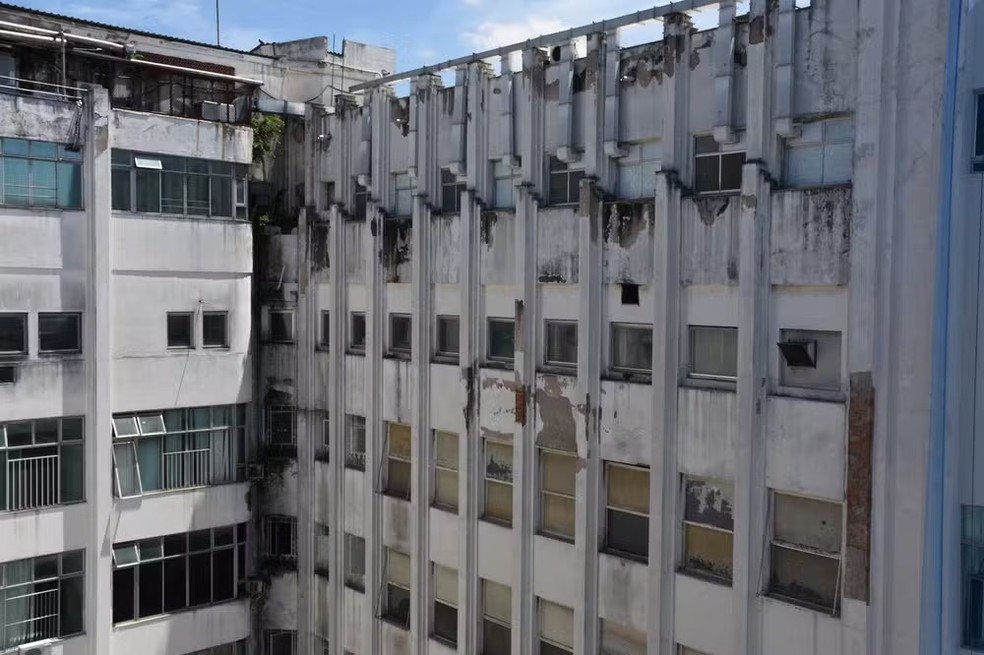 Parede externa do prédio de acesso ao Instituto do Cérebro, anexo ao Hospital Federal dos Servidores — Foto: Reprodução