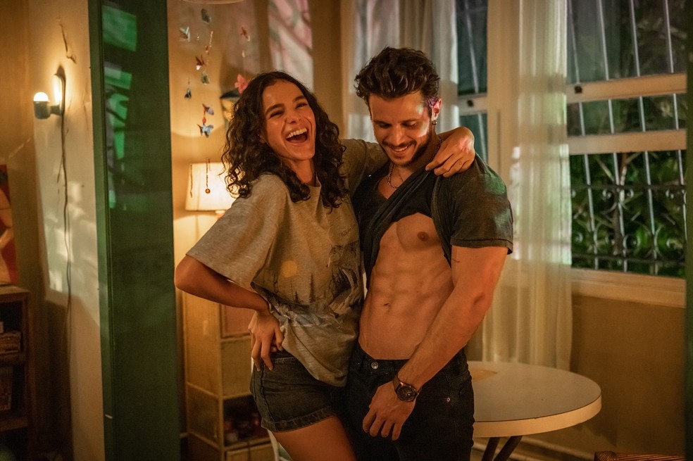João Villa com Bruna Marquezine na série "Amor da minha vida""  — Foto: Instagram