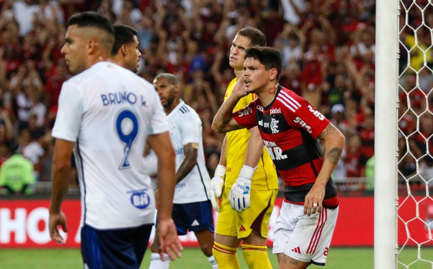 Flamengo enfrenta o Cruzeiro
