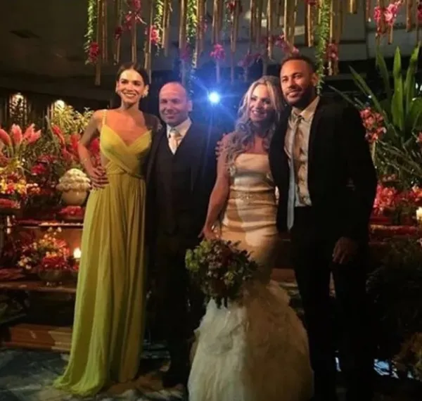 Não é a primeira vez! Neymar já foi padrinho com Bruna Marquezine em  casamento de ex-jogador