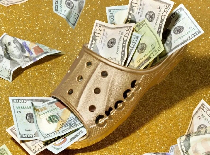 20 dollar crocs best sale