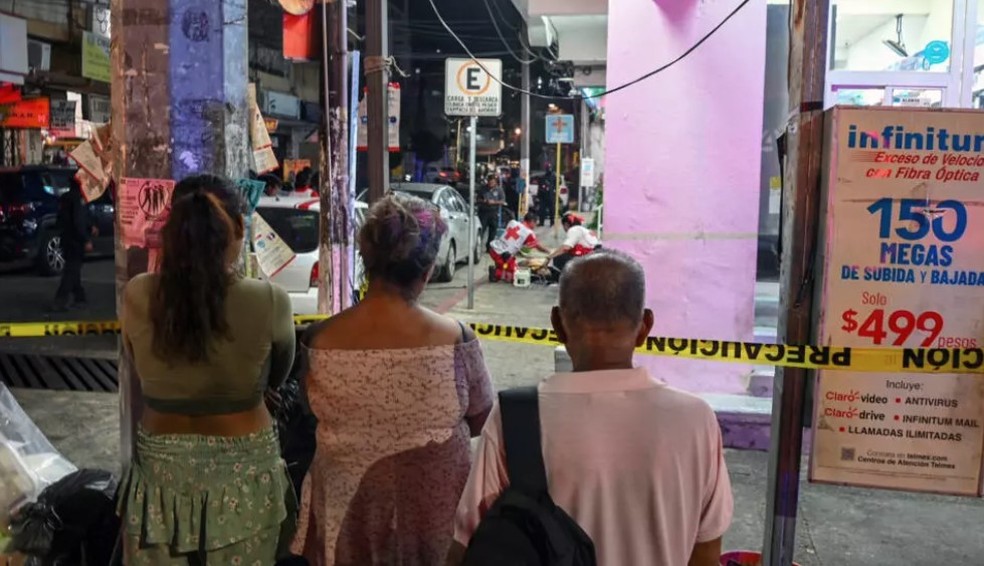Local em Acapulco onde o influencer mexicano José Carlos González Herrera, mais conhecido como 'El Guerrero Fénix', foi assassinado — Foto: AFP