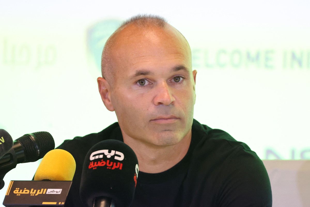 Ídolo do Barcelona, Iniesta anuncia aposentadoria do futebol: 'Essa ...