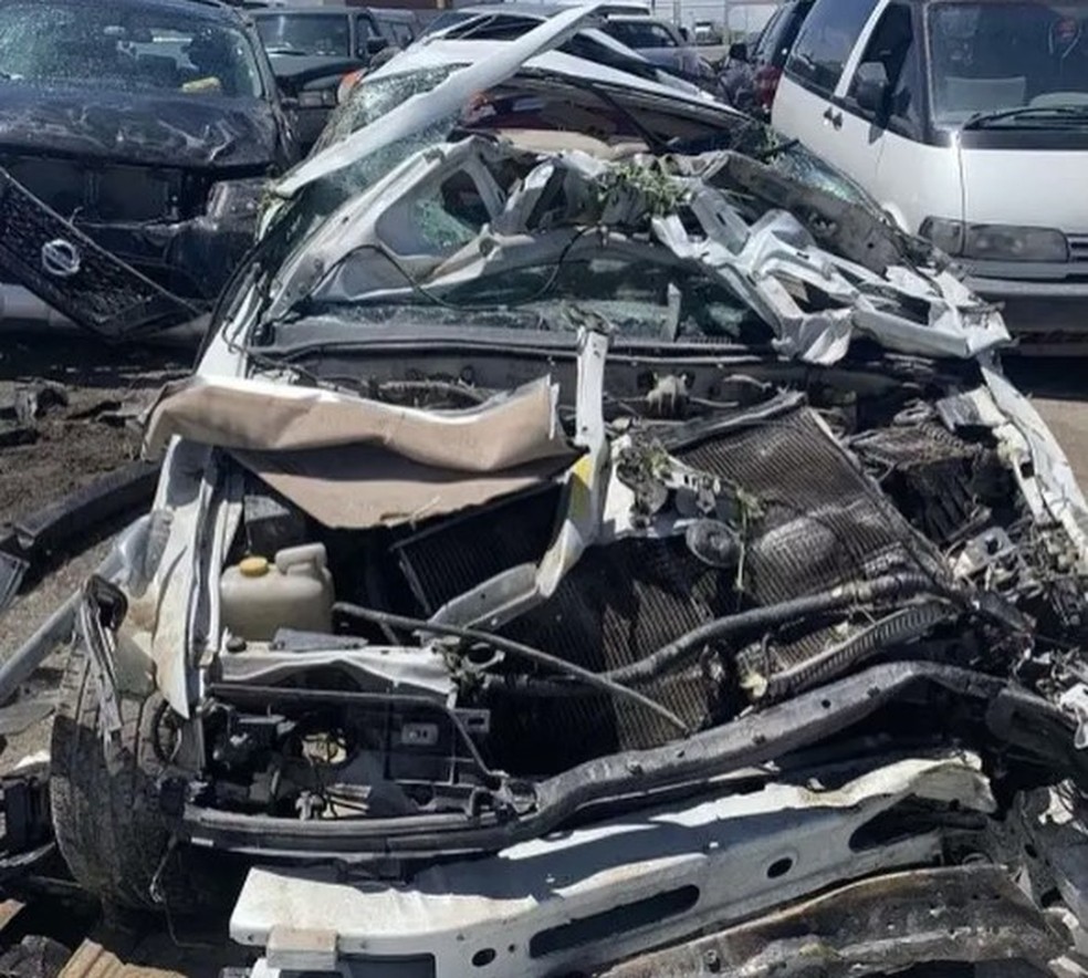 Carro de Kennedy Littledike após acidente em estrada de Idaho — Foto: Reprodução/Instagram