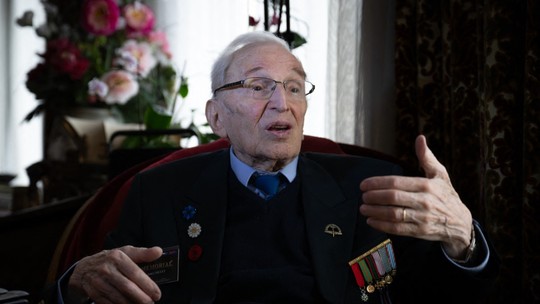 Aos 100 anos, veterano de guerra relembra bastidores do desembarque do Dia D: 'Quando você tem 20 anos, é uma aventura'