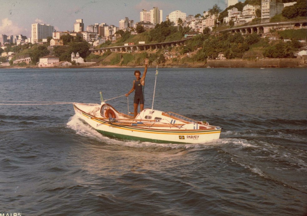 Amyr Klink chegou em Salvador, na Bahia, após levar 100 dias atravessando o Oceano Atlântico a remo — Foto: Acervo pessoal/ Amyr Klink
