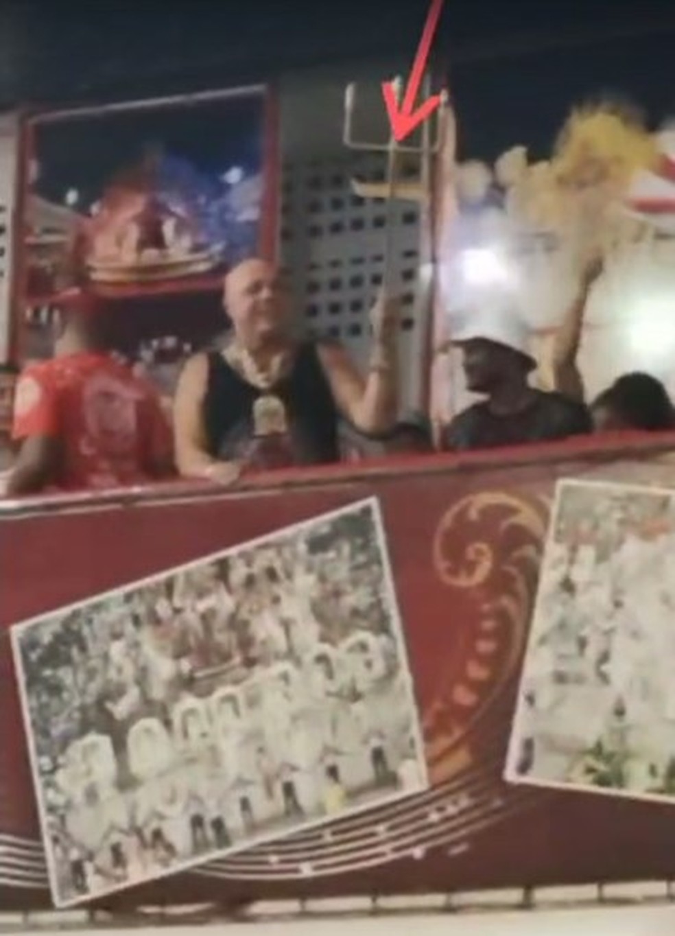 Celsinho da Vila Vint&eacute;m exibe tridente na quadra da UPM &mdash; Foto: Reprodu&ccedil;&atilde;o