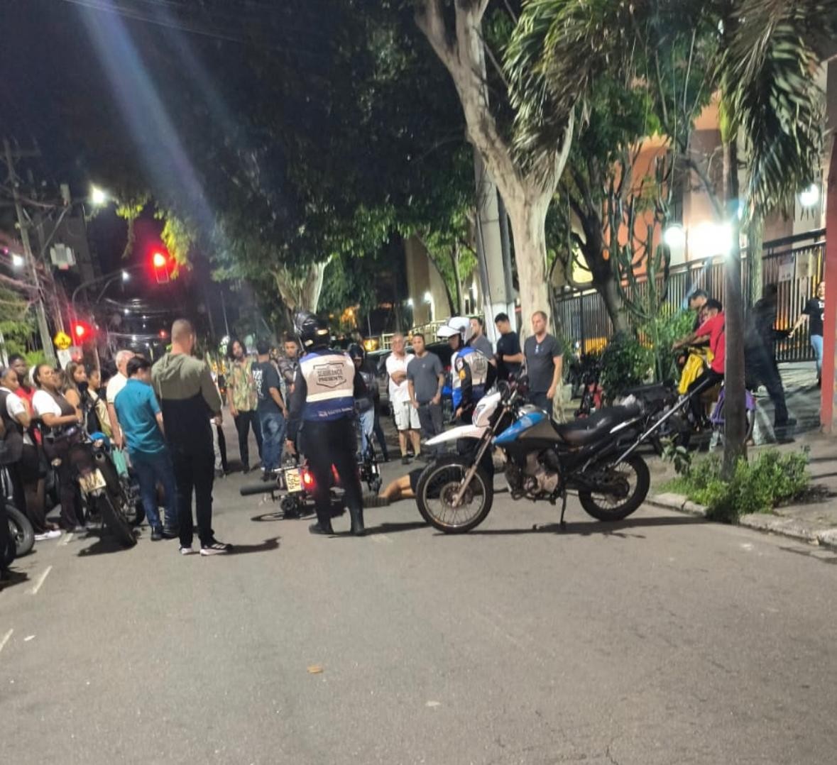 Motociclista é morto por tiro de PM durante abordagem em Niterói