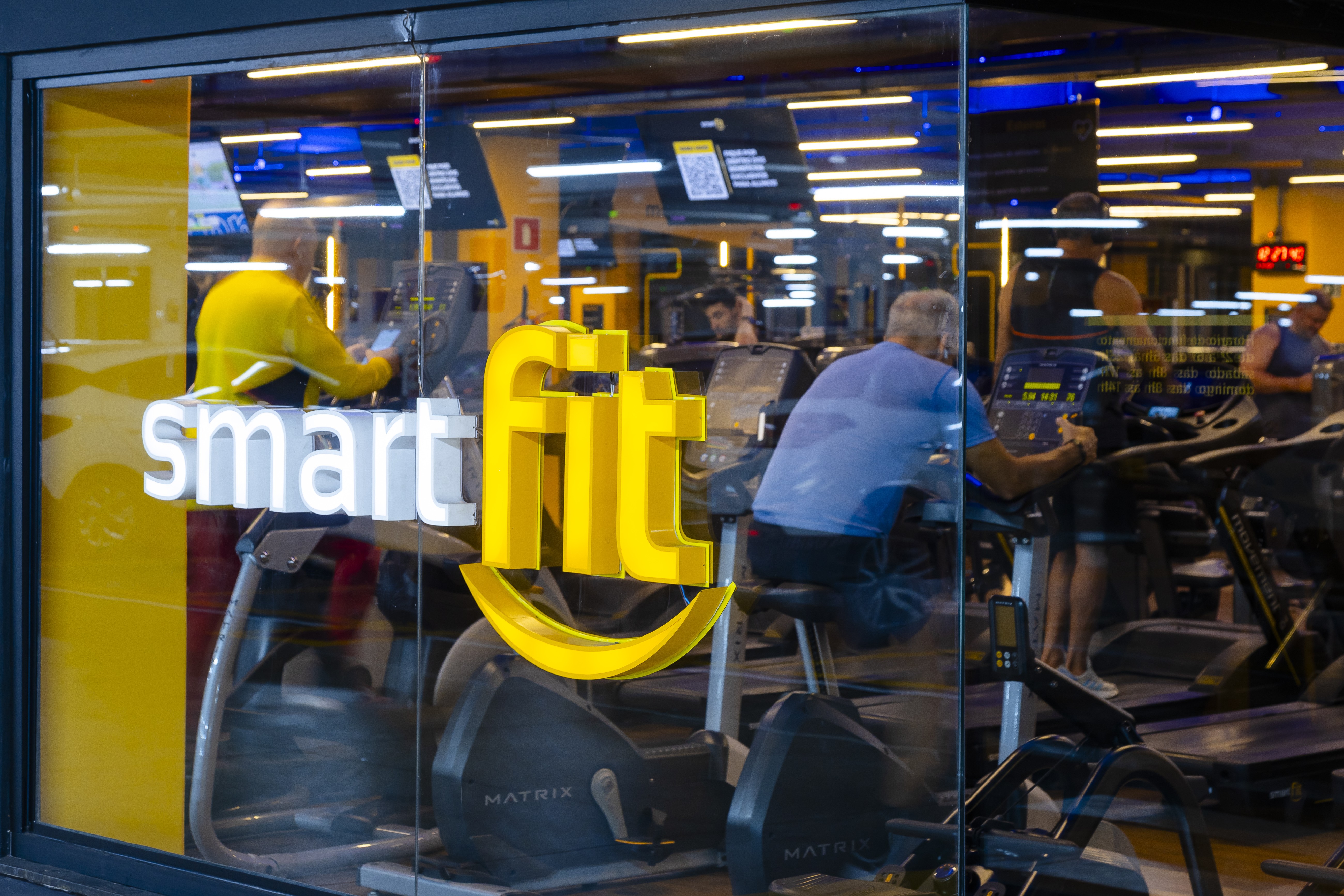Smart Fit lança seu primeiro programa de estágio para 2027 com 1.196 vagas em todo país
