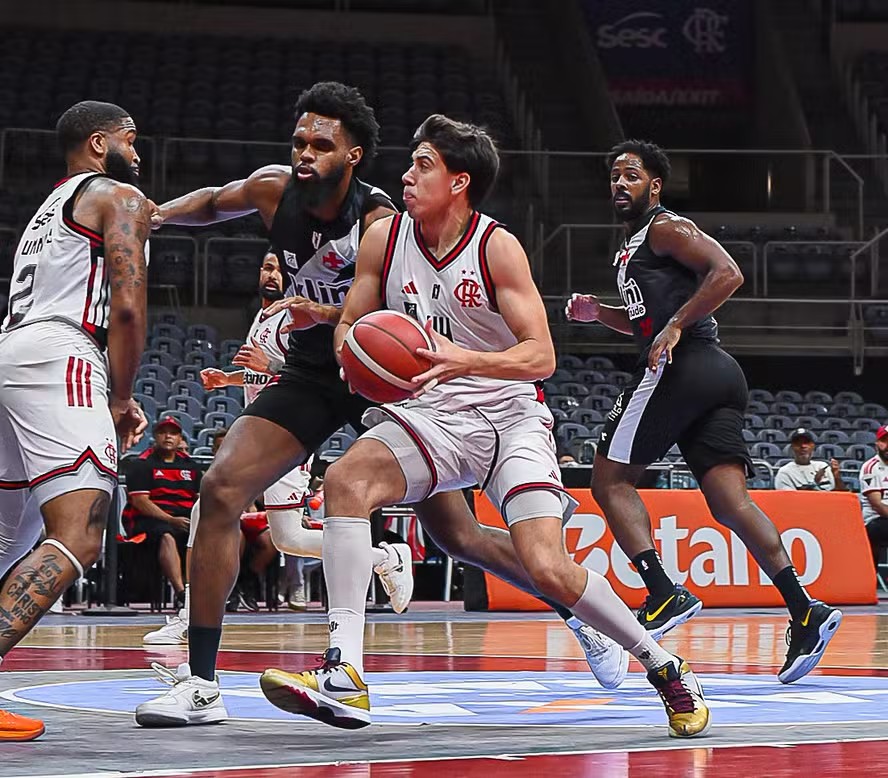 NBB perde camisas tradicionais do futebol e começa nova temporada com apenas quatro grandes clubes