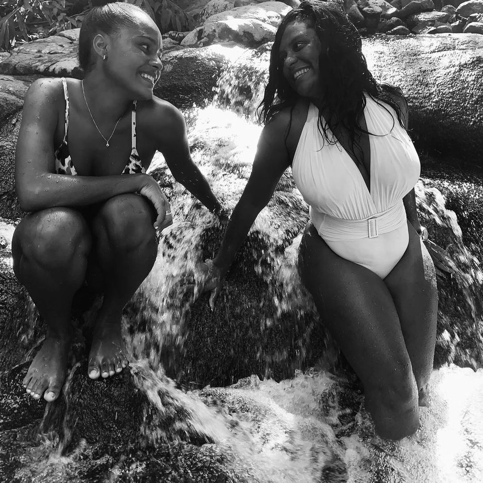 Duda Santos, a Isa de Travessia, tem irmão na vida real que passou por  dependência tecnológica