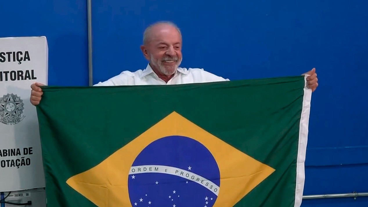 Lula vota no ABC Paulista em última disputa presidencial e espera resultado de eleição histórica